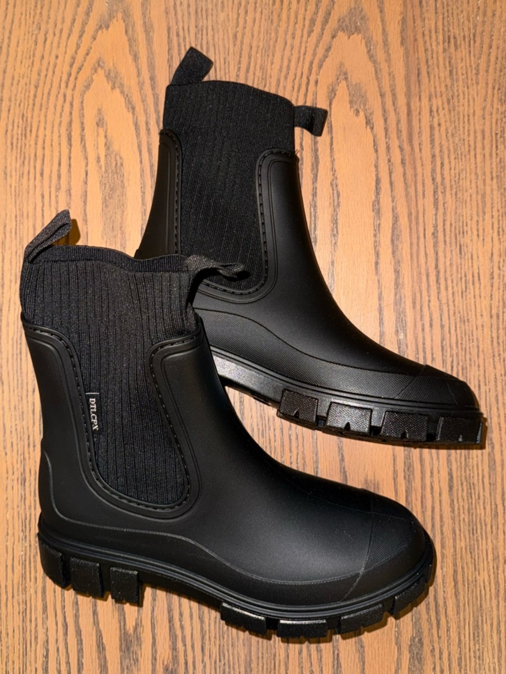 Women’s Black Chelsea Rain Boots